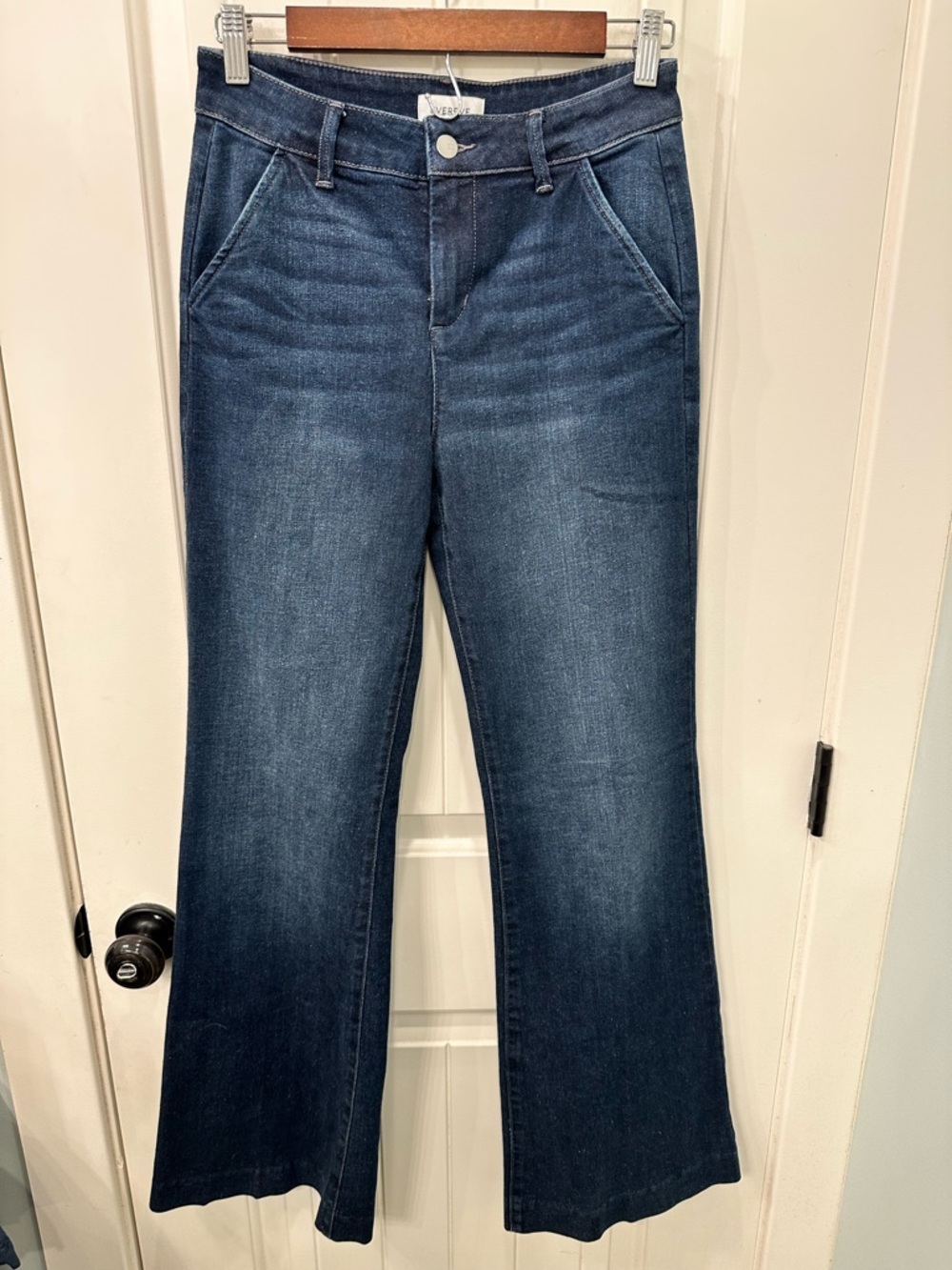NWOT EVEREVE High Rise Wide Leg Flare Jeans Size 26 x 32 Dark Wash Slant Pocket
